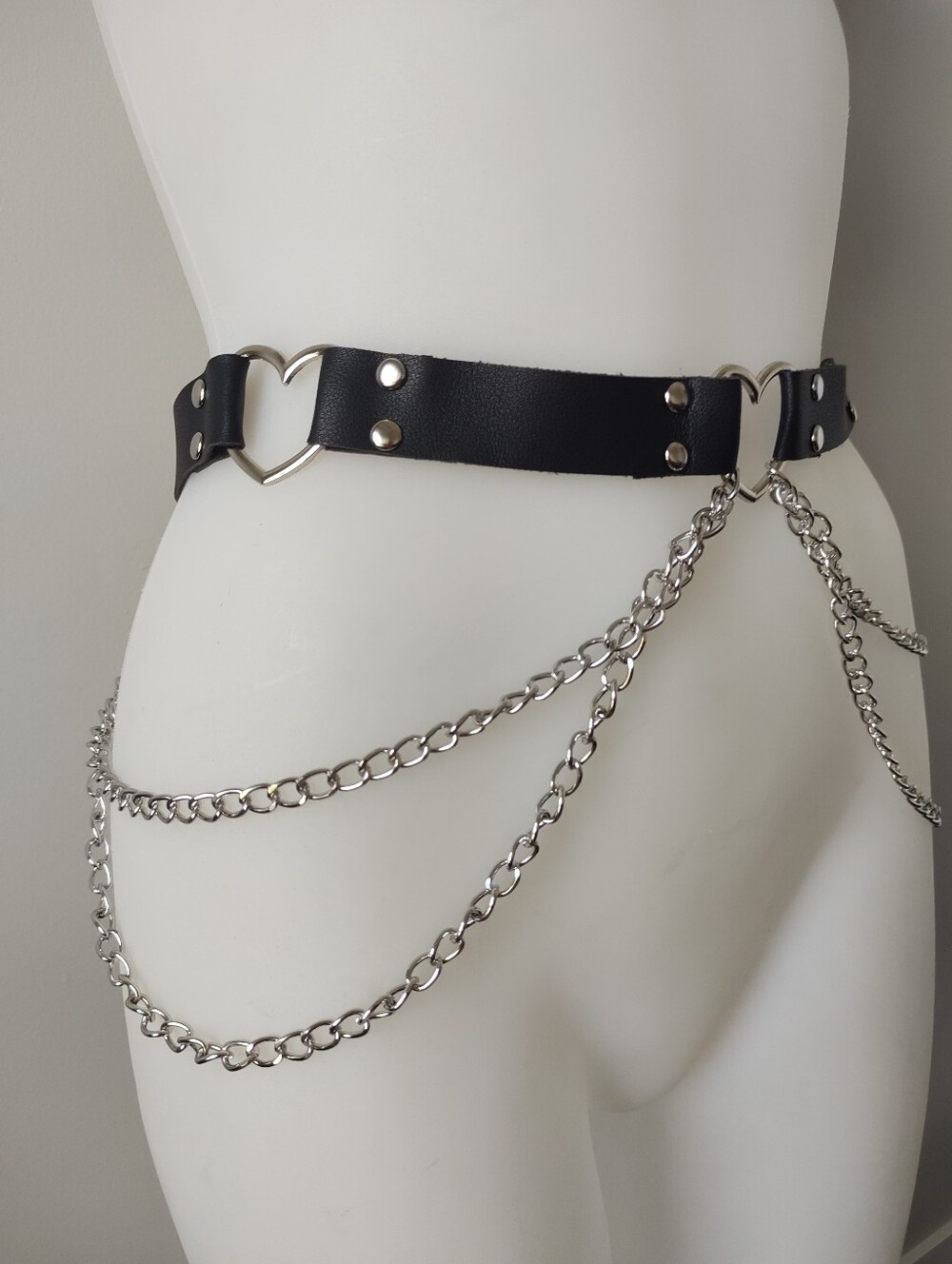 NEW Faux Leather Black Heart Chain Belt - Picture 3 of 7